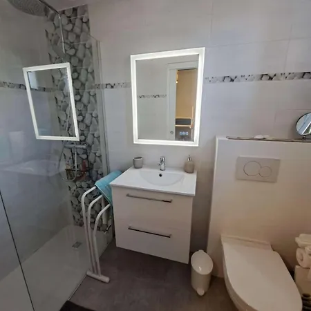 Avec Terrasse, Parking, Pres De La - 4 Pers. - Fr-1-326-867 *