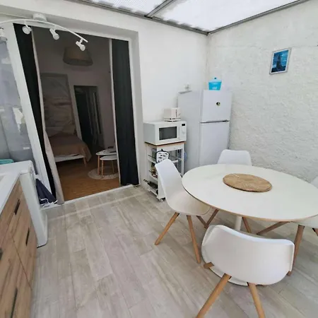 Avec Terrasse, Parking, Pres De La - 4 Pers. - Fr-1-326-867